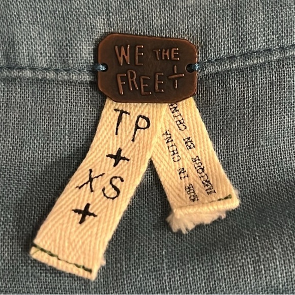 We the free teal linen blend long sleeve button down
Peasant top XS - Picture 7 of 9